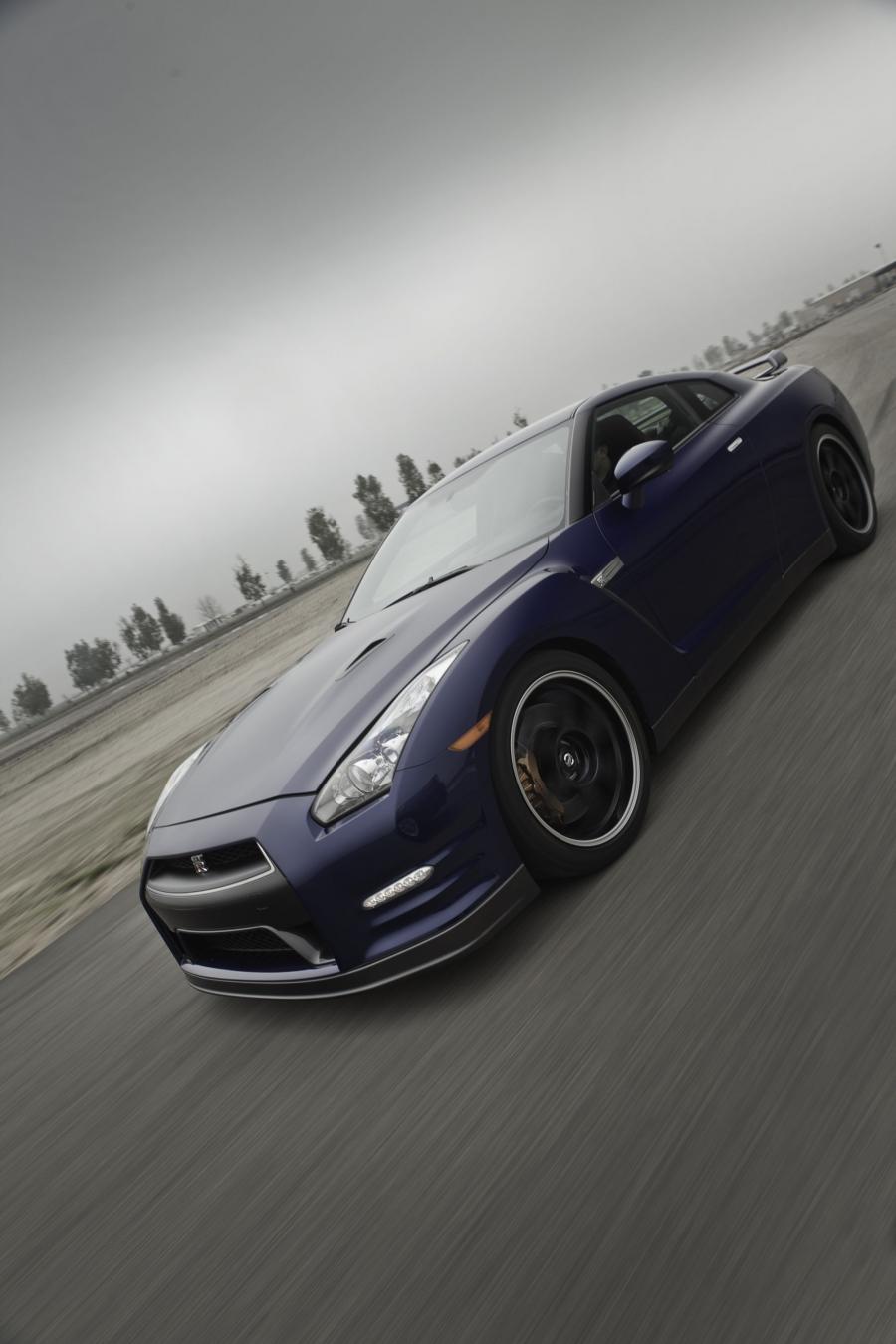  Nissan GT-R 2012 года  (US) (фото 64 из 74)